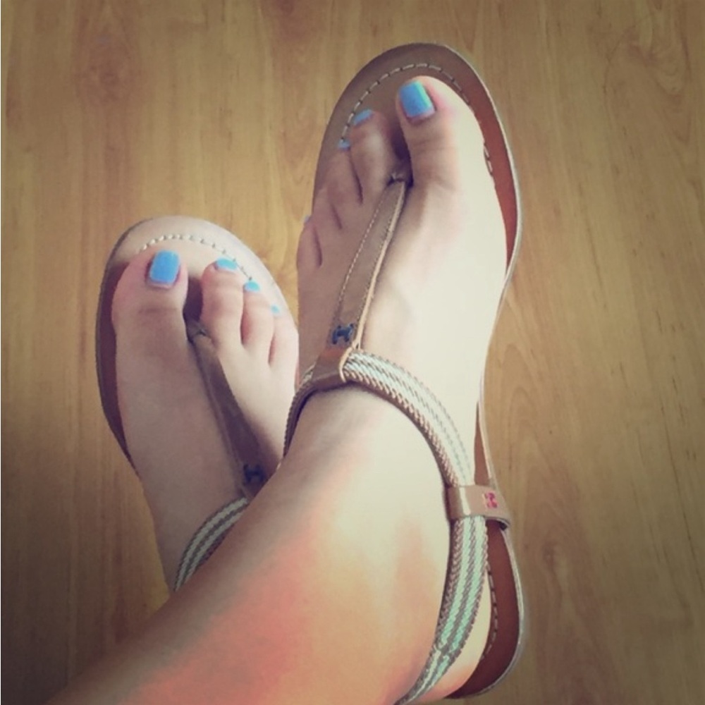 Beige colored Tommy Hilfiger sandals. In great condition